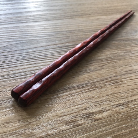 Red wood chopsticks - Picture 4 of 7